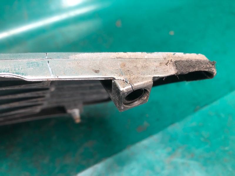 Решетка радиатора G25/G35/G37/Q40 06-14 2008 Седан 3.5 VQ35HR