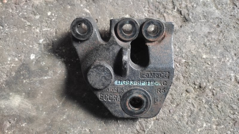 Кронштейн двигателя FUSION 14- 2014 2.5L