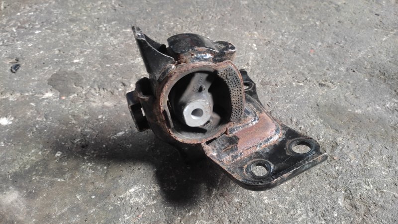 Подушка двигателя левая LEXUS CT200 11-17 1.8 2ZRFXE