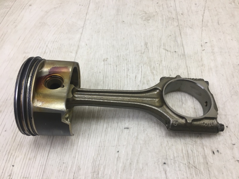 Шатун VOLKSWAGEN JETTA USA 10-17 2012 162 2.5 CBUA 07K198401A Б/У