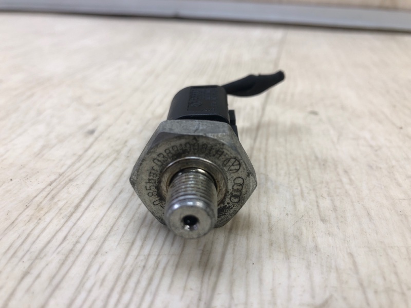 Датчик давления масла ДВС JETTA USA 10-17 2012 162 2.5 CBUA