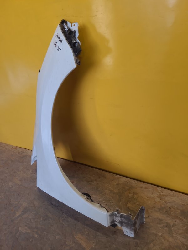 Крыло переднее правое NISSAN LEAF 18-