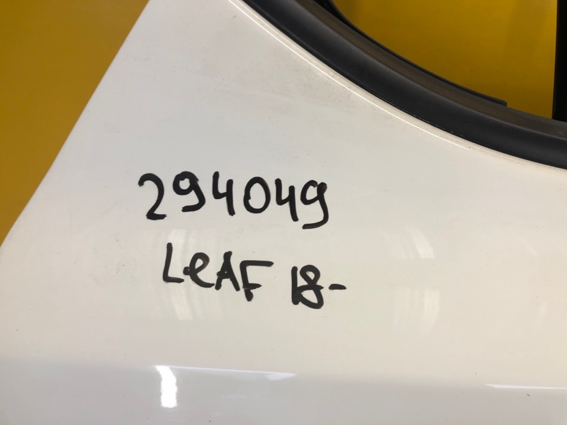 Дверь задняя правая LEAF 18-