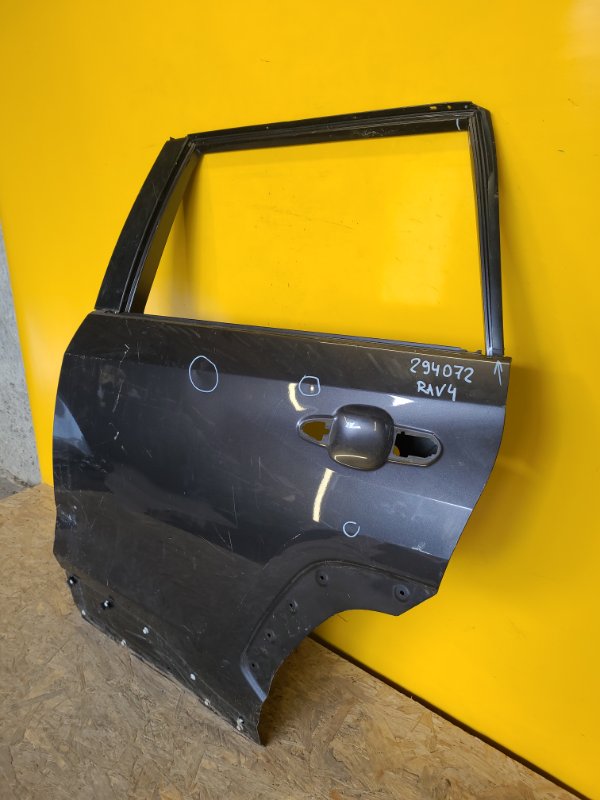 Дверь задняя левая TOYOTA RAV4 18- Дверь задняя левая TOYOTA RAV4 18-