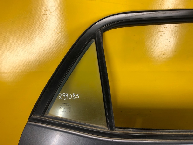 Запчасть стекло двери глухое заднее правое TOYOTA AURIS 06-12 68123-02170 Б/У Стекло двери глухое заднее правое TOYOTA AURIS 06-12 68123-02170 Б/У