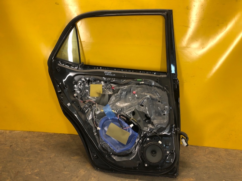 Дверь задняя левая AURIS 06-12