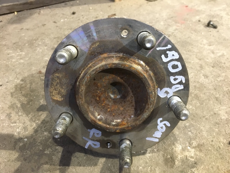 Запчасть ступица задняя KIA SOUL AM 08-13 2012 Хетчбек 2.0 52750-2K000 Б/У Ступица задняя KIA SOUL AM 08-13 2012 Хетчбек 2.0 52750-2K000 Б/У