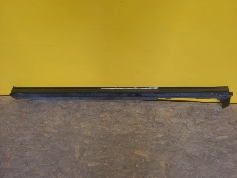 Накладка порога наружная левая KIA EV6 21- 87753CV300 Б/У