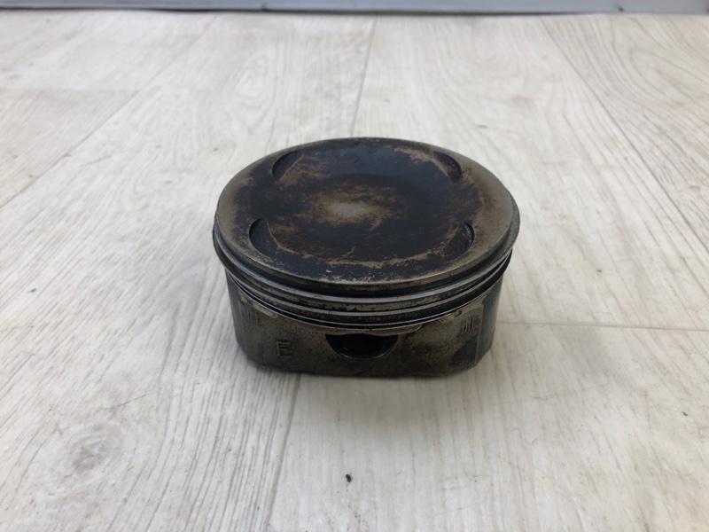 Поршень INFINITI QX56 / TITAN / ARMADA 04-16 2005 Внедорожник VK56DE A20107S002 Б/У