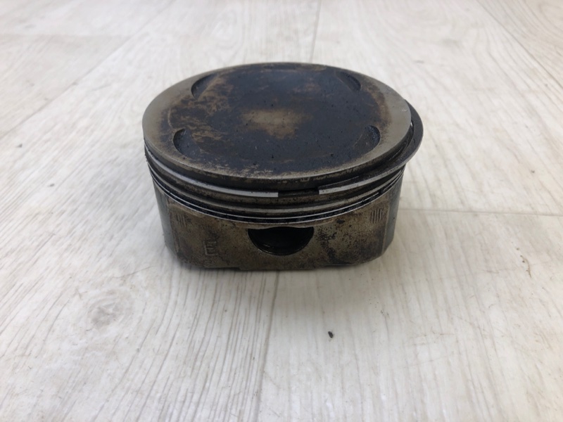 Поршень INFINITI QX56 / TITAN / ARMADA 04-16 2005 Внедорожник VK56DE A20107S002 Б/У