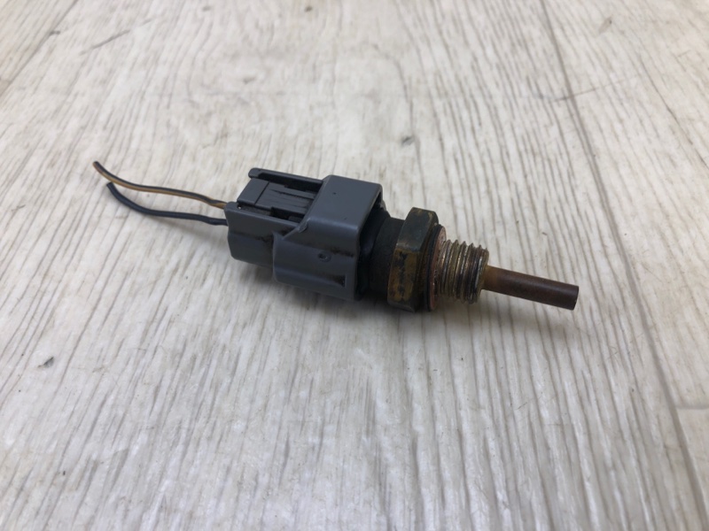 Датчик температуры охлаждающей жидкости NISSAN QX56 / TITAN / ARMADA 04-16 2008 VK56DE 22630-7Y000 Б/У