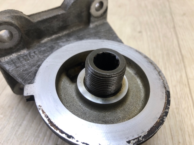 Кронштейн масляного фильтра AVENGER 07-14 2013 JS 2.4 ED3 Кронштейн масляного фильтра AVENGER 07-14 2013 JS 2.4 ED3