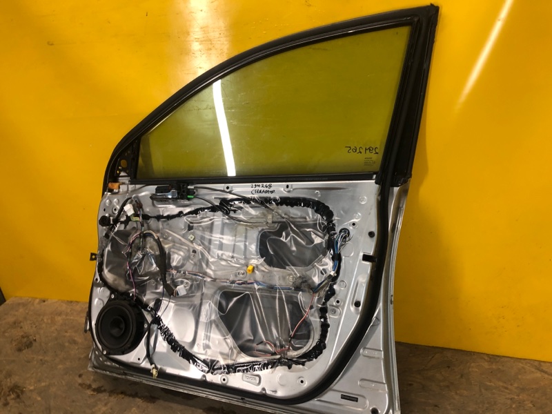 Дверь передняя правая AVENSIS 03-08 Дверь передняя правая AVENSIS 03-08