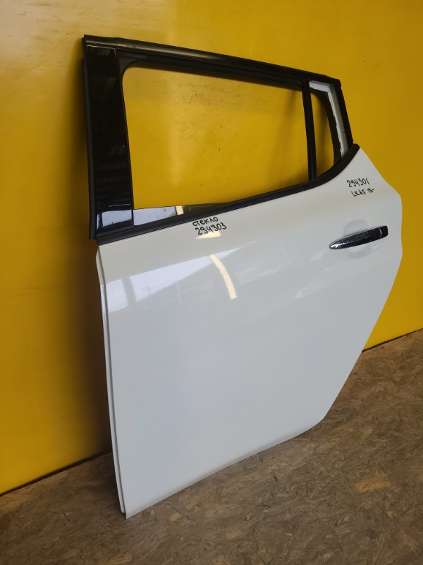 Дверь задняя левая LEAF 18-