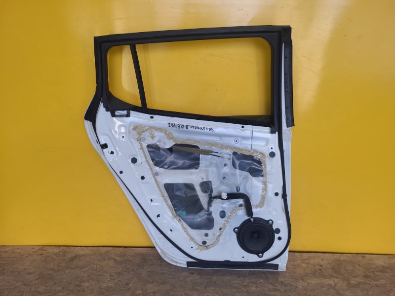 Дверь задняя левая LEAF 18-