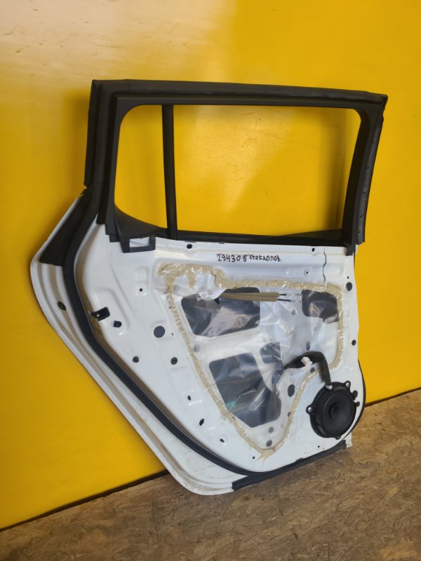 Дверь задняя левая LEAF 18-