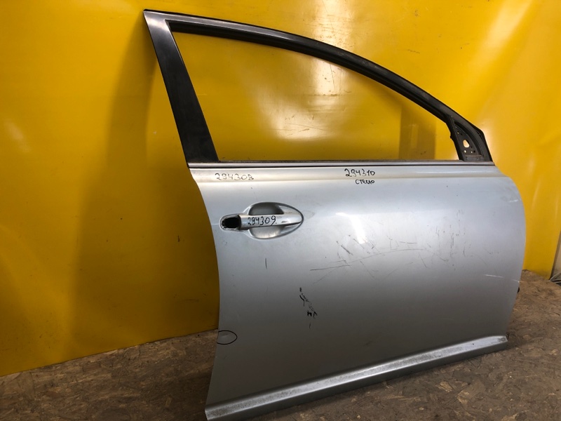 Дверь передняя правая TOYOTA AVENSIS 03-08