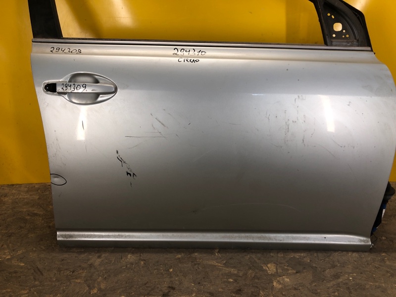 Дверь передняя правая AVENSIS 03-08