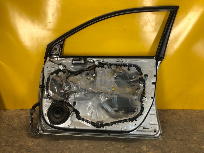 Дверь передняя правая AVENSIS 03-08