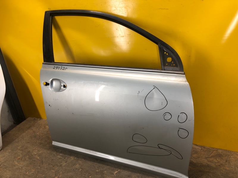 Дверь передняя правая AVENSIS 03-08