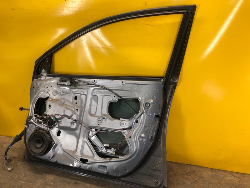 Дверь передняя правая AVENSIS 03-08 Дверь передняя правая AVENSIS 03-08