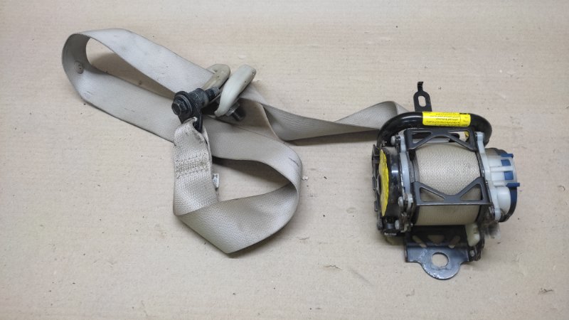 Ремень безопасности правый SUBARU IMPREZA 11-17 2012 GJ 2.0 FB20B 64621FJ000AV Б/У