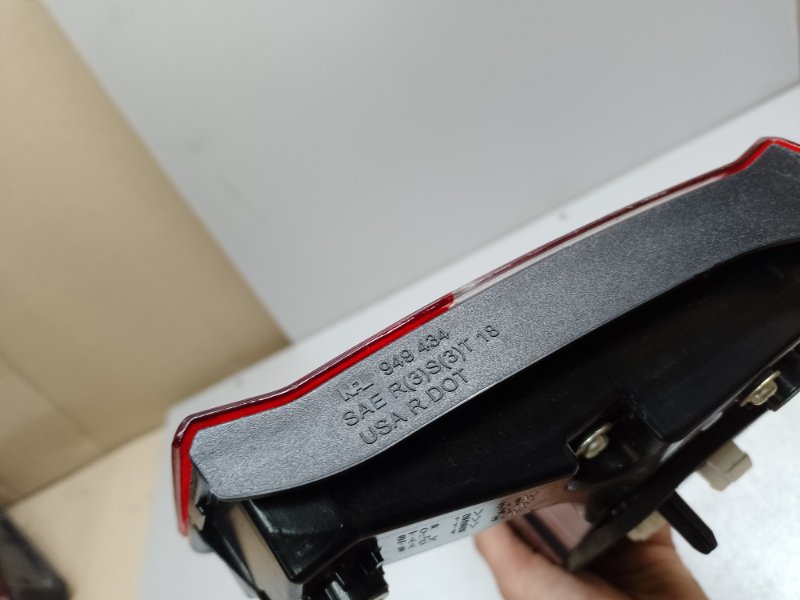 Фонарь внутренний правый RDX 19- 2021 2.0 Фонарь внутренний правый RDX 19- 2021 2.0