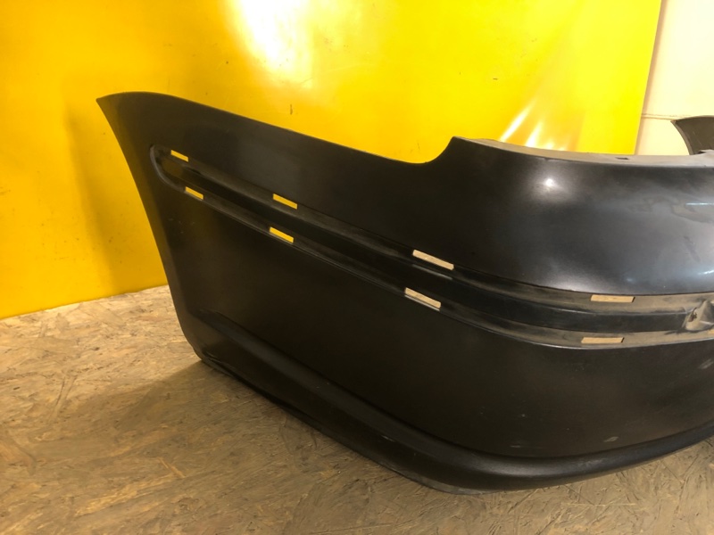 Бампер задний TOYOTA AVENSIS 03-08