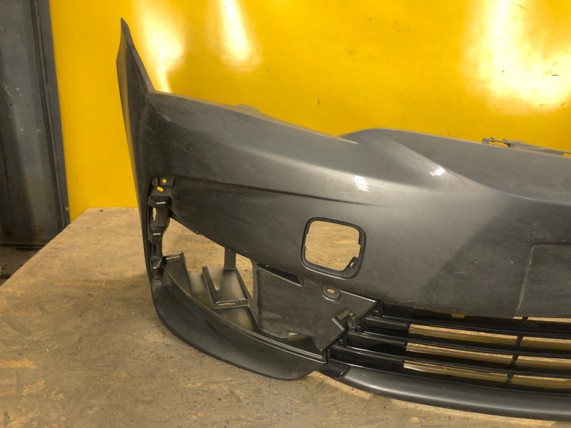 Бампер передний COROLLA E16 13- Бампер передний COROLLA E16 13-