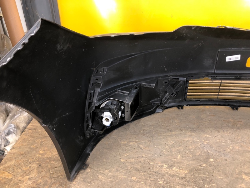 Бампер передний COROLLA E16 13- Бампер передний COROLLA E16 13-