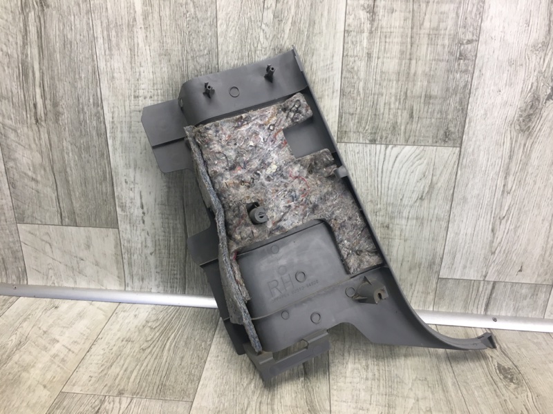 Накладка в салоне правая TACOMA 05-15 2007 GRN270 4.0 1GRFE