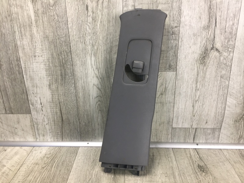 Накладка в салоне правая TOYOTA TACOMA 05-15 2007 GRN270 4.0 1GRFE 62411-04040 Б/У