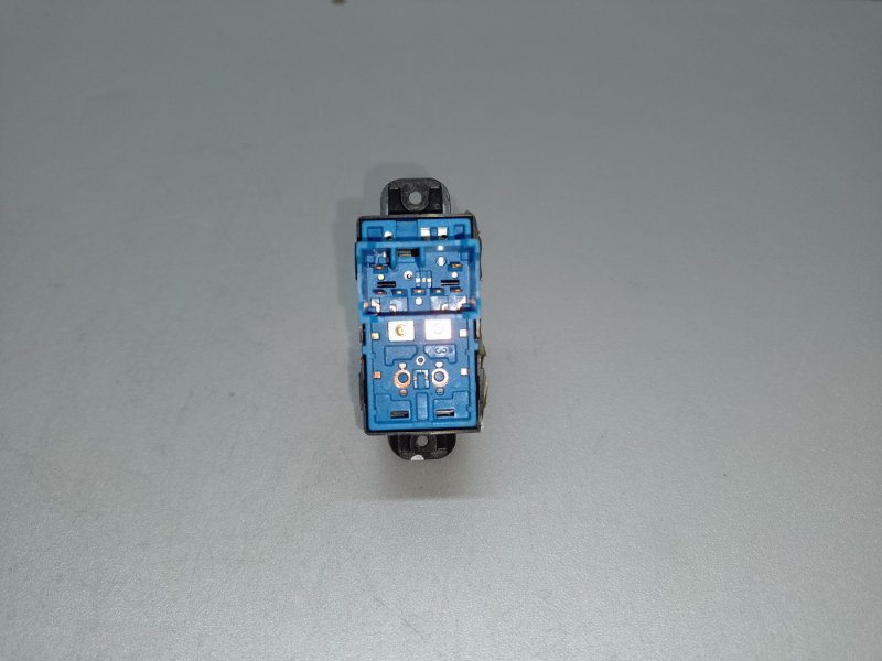 Кнопка стеклоподъемника задняя левая SONATA YF 10-14 2012 2.4 G4KK