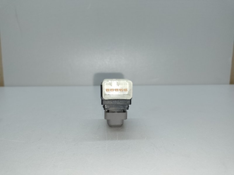 Кнопка обогрева сидений задняя правая HYUNDAI SONATA YF 10-14 2.4 G4KK