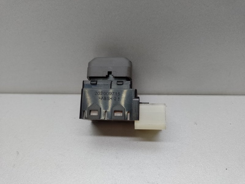 Кнопка обогрева сидений задняя правая SONATA YF 10-14 2012 2.4 G4KK