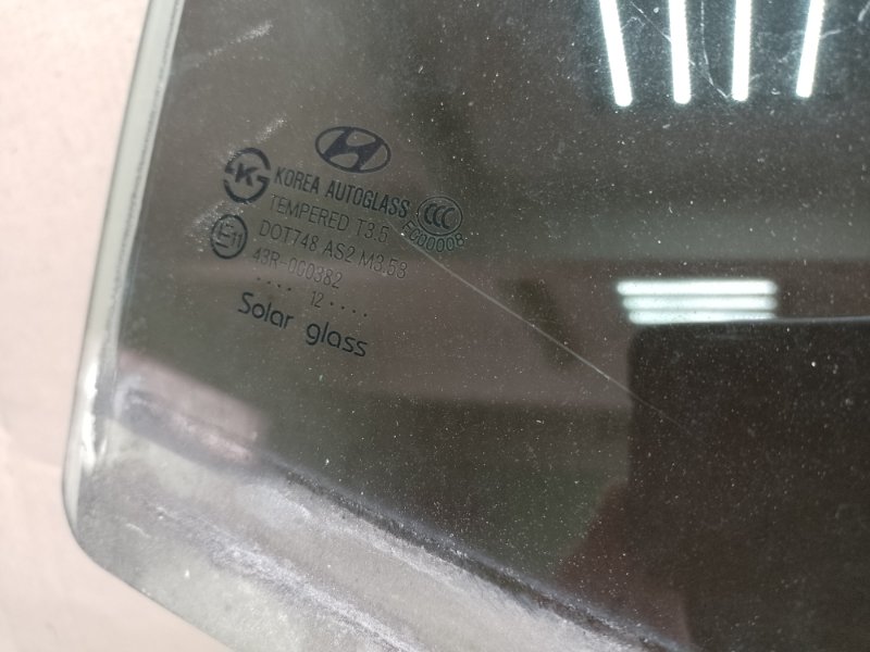 Стекло двери заднее правое HYUNDAI SONATA YF 10-14 2.4 G4KK