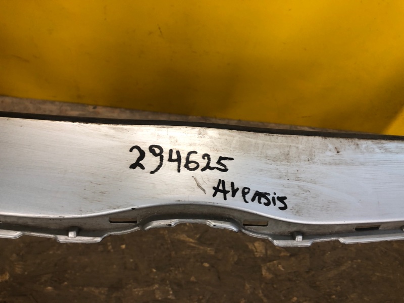 Бампер передний AVENSIS 03-08