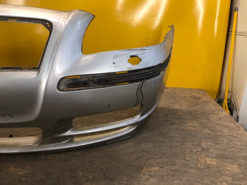 Бампер передний AVENSIS 03-08