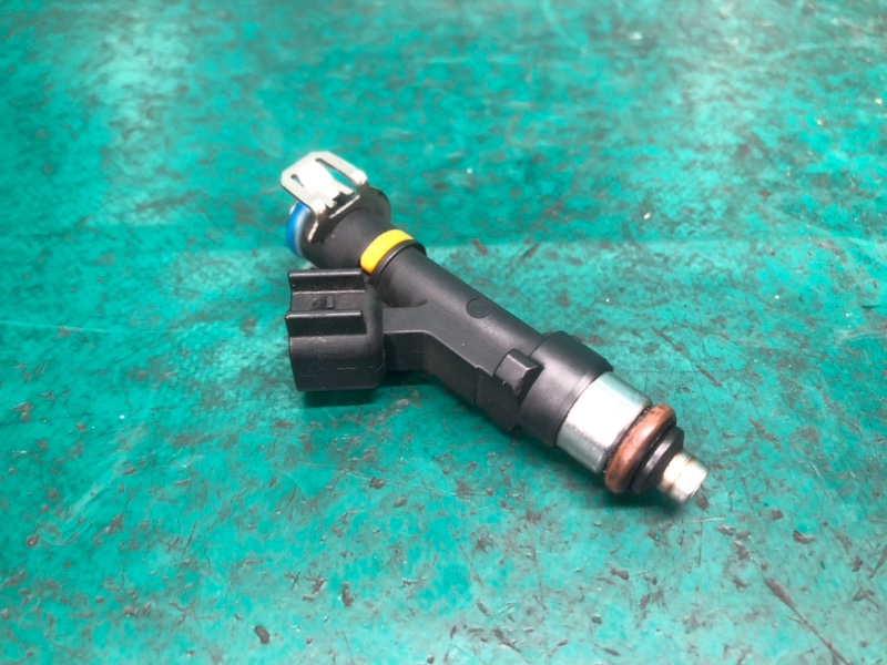 Запчасть форсунка топливная MAZDA 3 BK 03-08 2006 BK 2.3 L3 L3G5-13-250 Б/У Форсунка топливная MAZDA 3 BK 03-08 2006 BK 2.3 L3 L3G5-13-250 Б/У