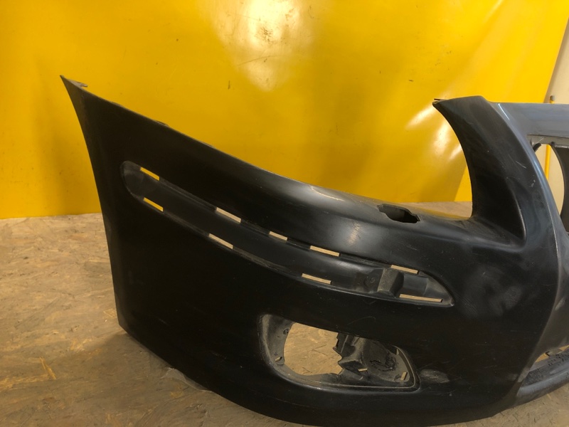 Бампер передний TOYOTA AVENSIS 03-08