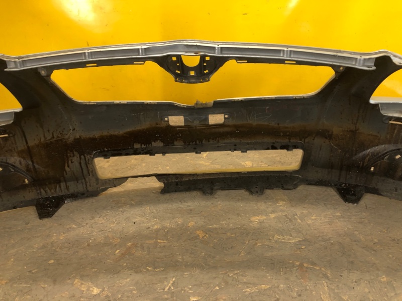 Бампер передний AVENSIS 03-08