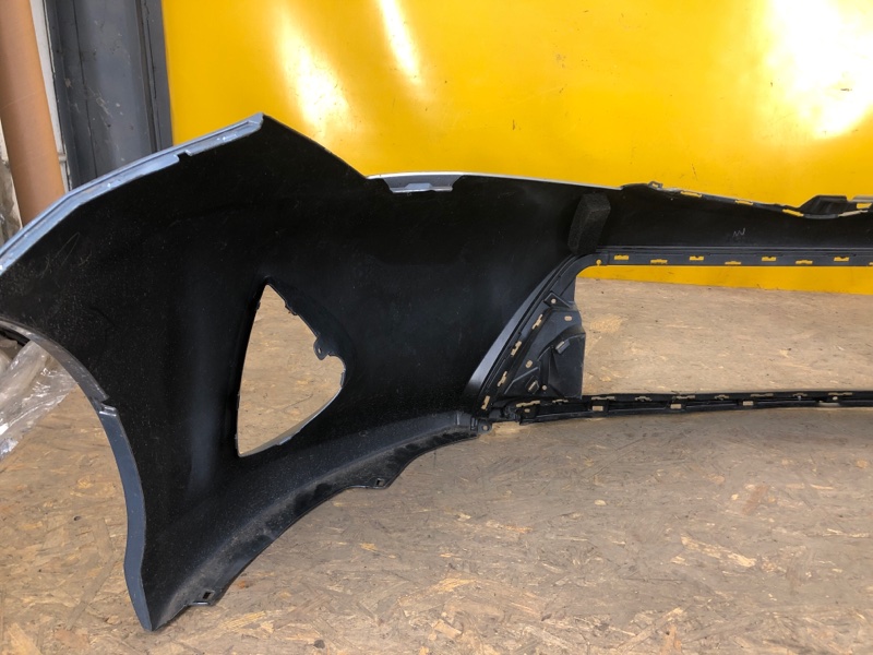 Бампер передний AURIS 13-18