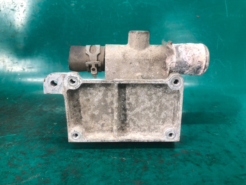 Фланец системы охлаждения 6 GG 02-07 2003 2.3 Фланец системы охлаждения 6 GG 02-07 2003 2.3