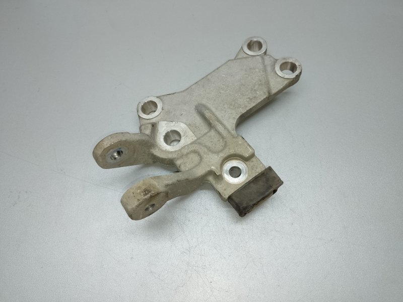 Запчасть кронштейн двигателя FORD EDGE 15- 2016 C35PDED 3.5L GD9Z-6068-H Б/У Кронштейн двигателя FORD EDGE 15- 2016 C35PDED 3.5L GD9Z-6068-H Б/У