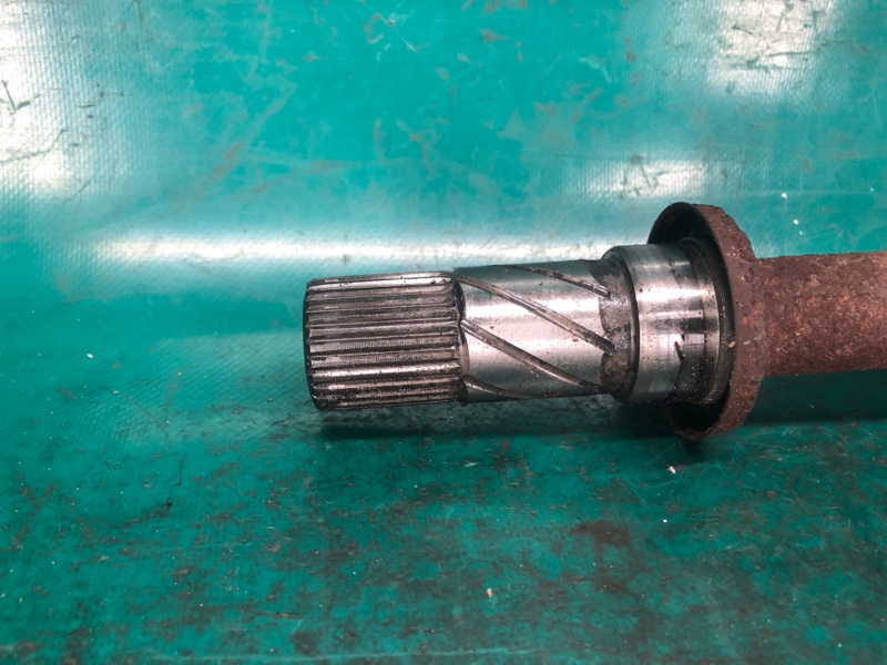 Вал промежуточный привода 6 GG 02-07 2003 2.3