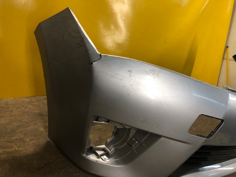Бампер передний TOYOTA COROLLA 12-19 E180 Бампер передний TOYOTA COROLLA 12-19 E180