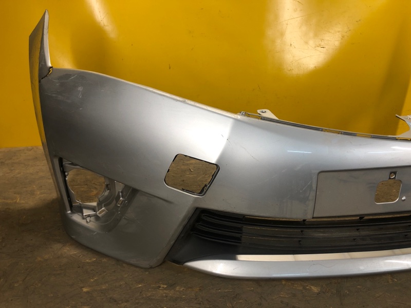 Бампер передний COROLLA 12-19 E180 Бампер передний COROLLA 12-19 E180