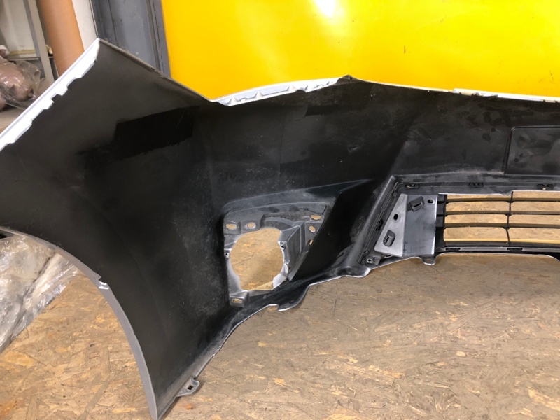 Бампер передний COROLLA 12-19 E180 Бампер передний COROLLA 12-19 E180