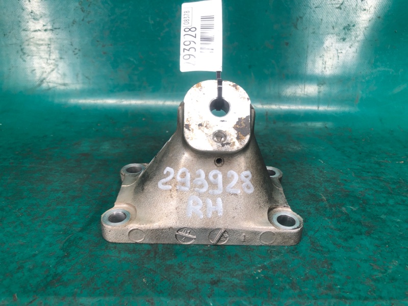 Кронштейн двигателя правый LEXUS SC430 01-10 2001 COUPE 4.3 3UZFE 1231150070 Б/У