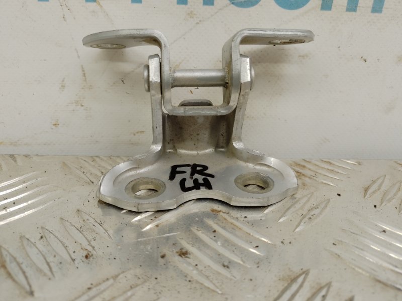 Петля двери верхняя задняя левая TOYOTA RAV4 05-12 68760-20121 Б/У